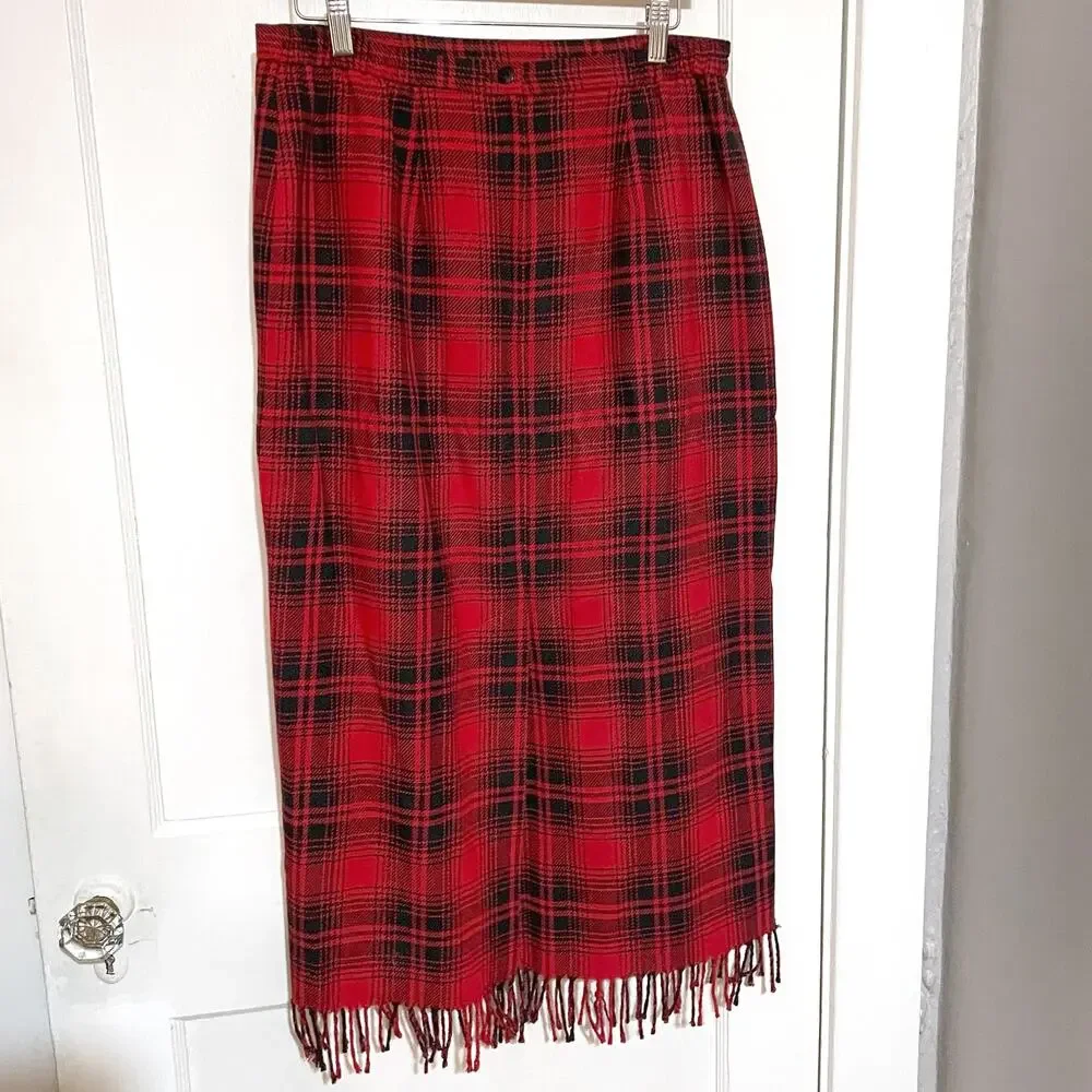 VTG Requirements Womans Size 12 Red Black Plaid Fringe Midi skirt - Picture 4 of 6